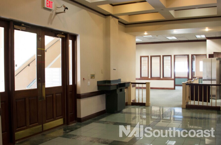 More Photos Of 7000 SE Federal Hwy, Stuart Office For Lease