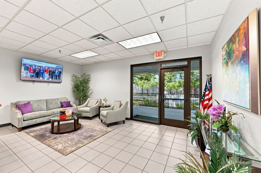 More Photos Of 1365 Hamlet Ave, Clearwater Flex For Lease