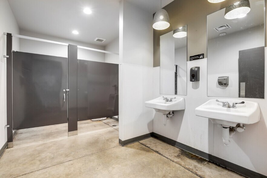 More Photos Of 18455 W Colfax Ave, Golden Storefront For Lease