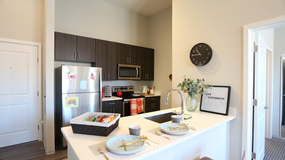 More Photos Of 1400 N High St, Columbus Apartments For Lease