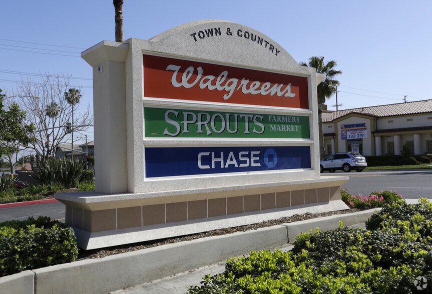 More Photos Of 120-140 W Ontario Ave, Corona Unknown For Lease