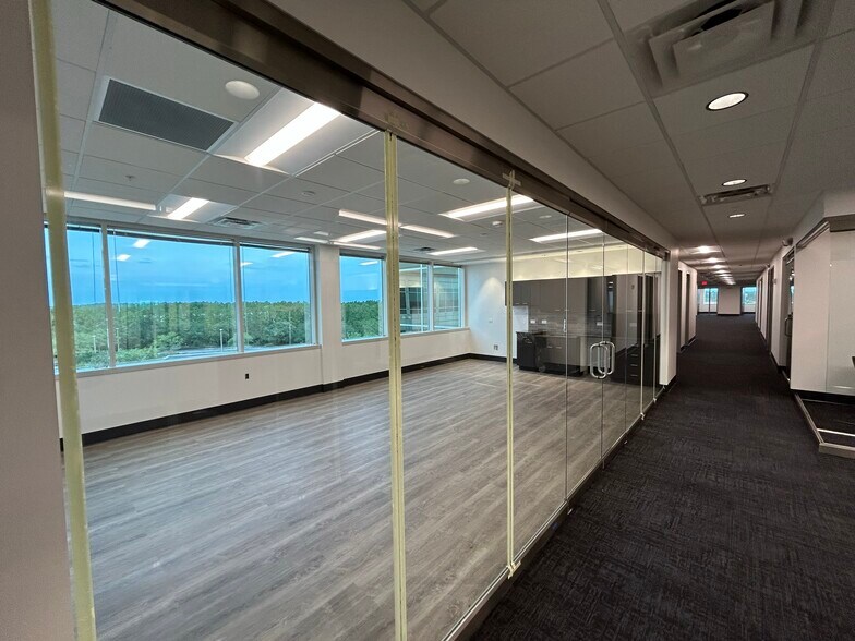 More Photos Of 4600 Touchton Rd E, Jacksonville Office For Lease