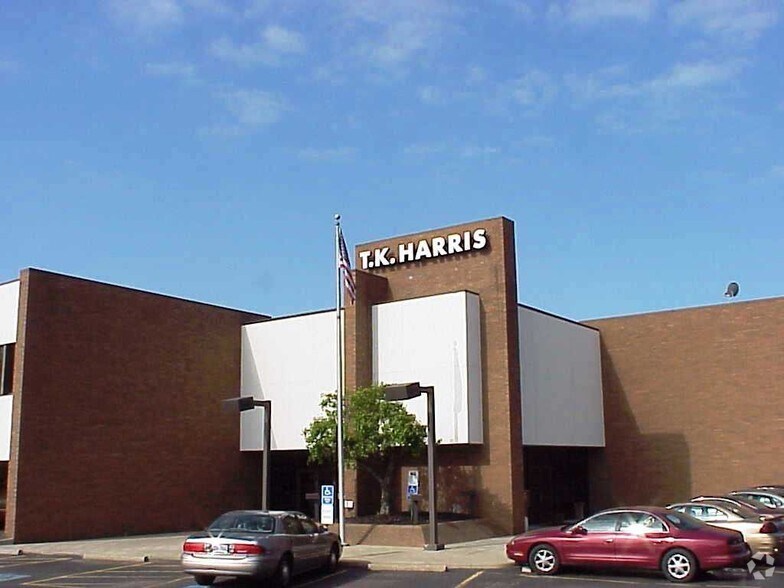 3930 Fulton Dr NW, Canton, OH 44718 Office For Lease