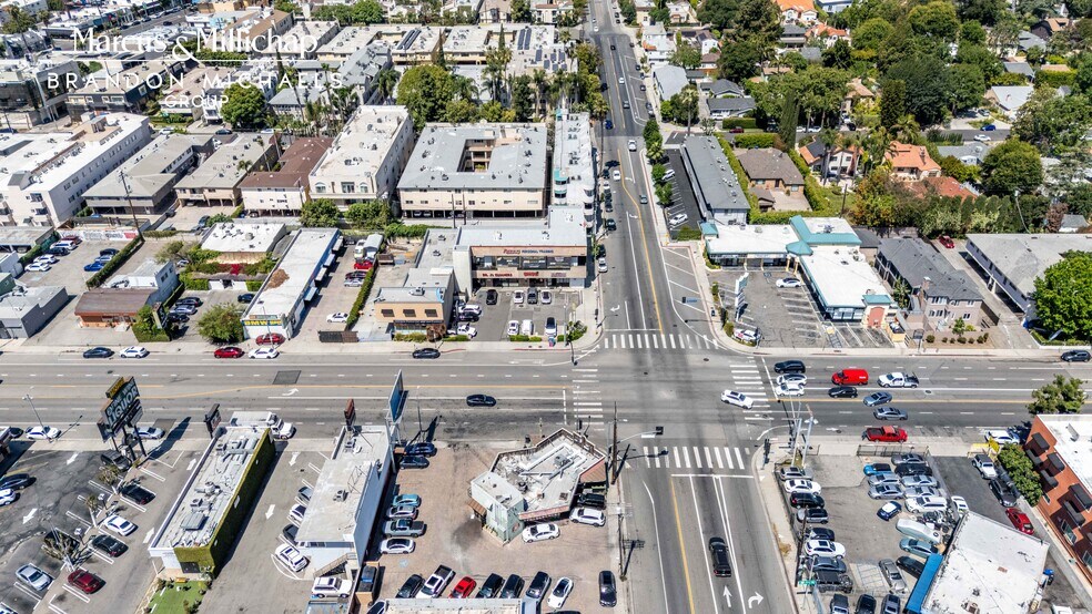More Photos Of 4367 Woodman Ave, Sherman Oaks General Retail For Sale