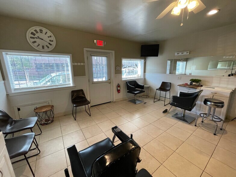 More Photos Of 148 1/2 Cannon St, Charleston Storefront Retail Office For Sale