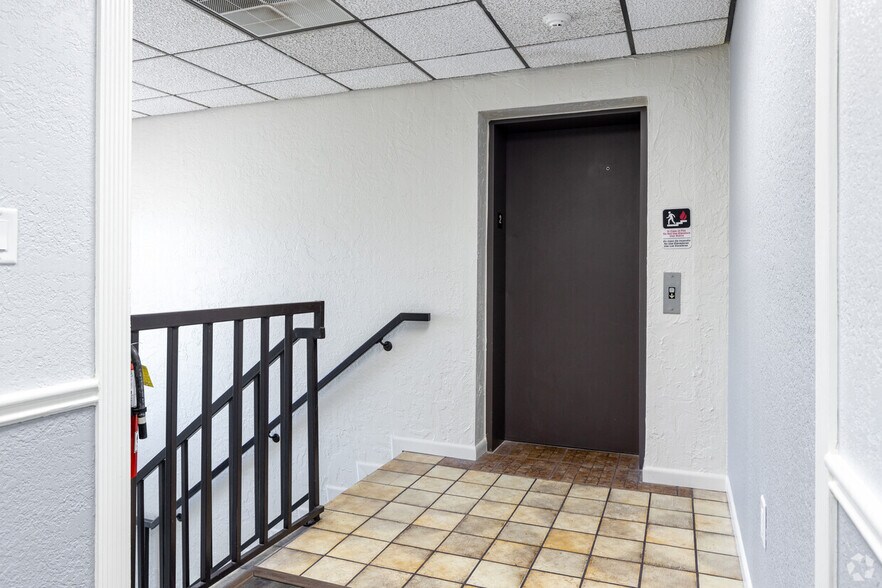 More Photos Of 1802 S Fiske Blvd, Rockledge Office For Lease