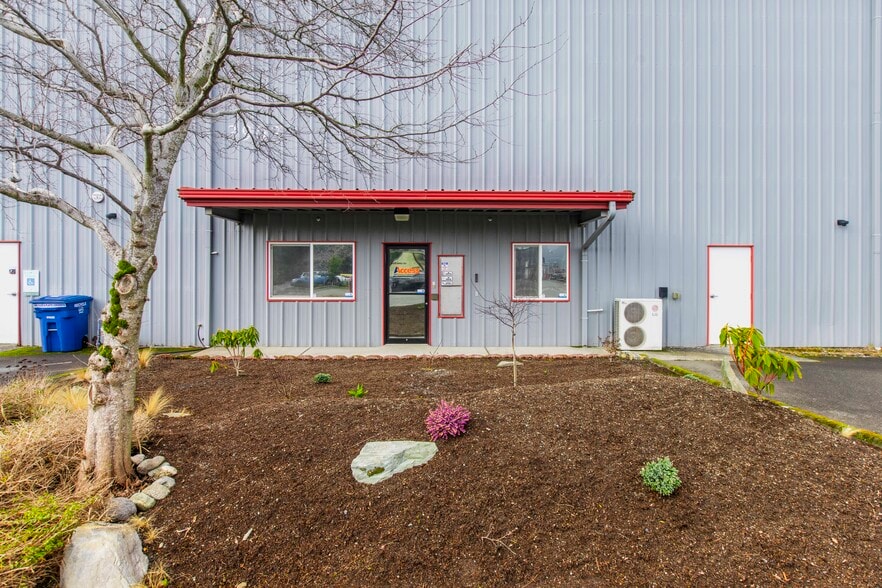 More Photos Of 3903 Spur Ridge Ln, Bellingham Warehouse For Sale