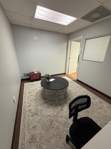 More Photos Of 4707 W Gandy Blvd, Tampa Storefront Retail Office For Lease