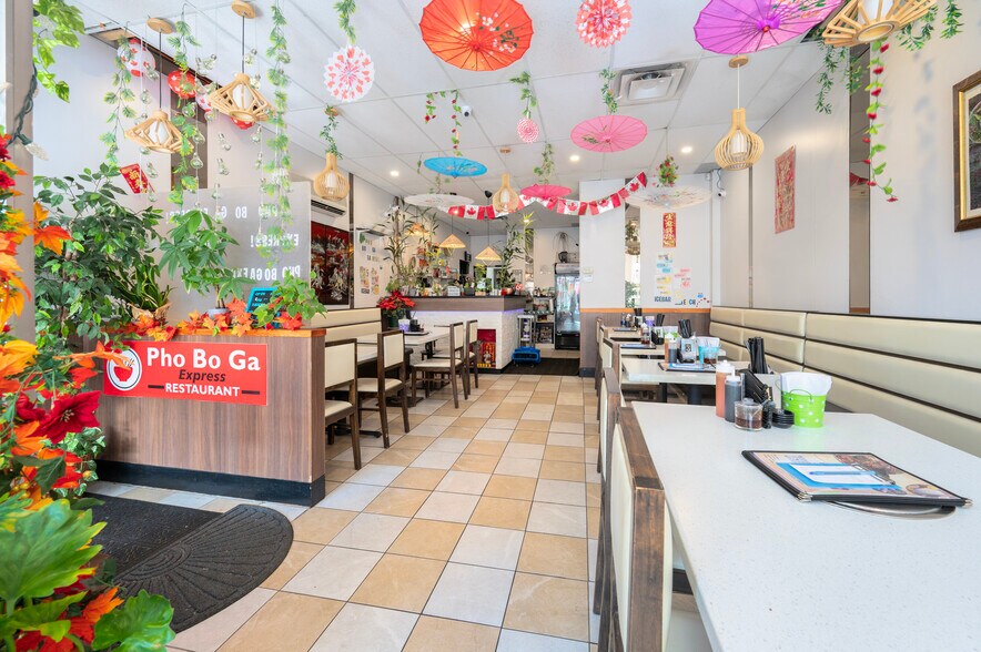 More Photos Of 839 Somerset St W, Ottawa General Retail For Sale