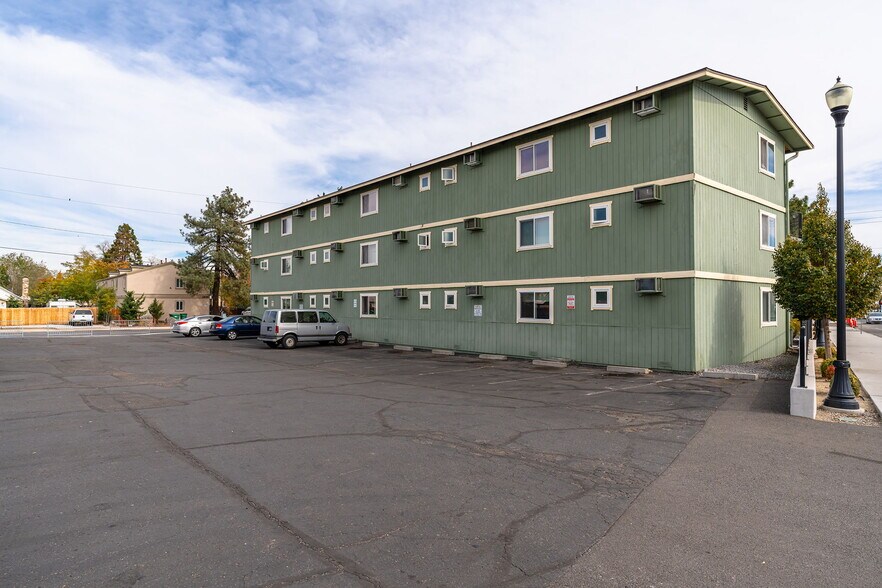 More Photos Of 1800 Prater Way, Sparks Apartments For Sale