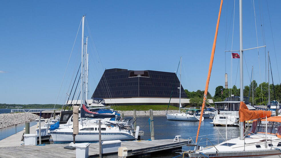 More Photos Of 700 Terrace Point Rd, Muskegon Medical For Lease