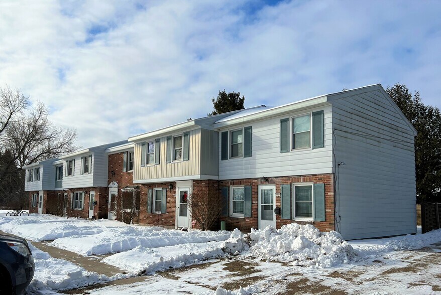 More Photos Of 726 S Huron St, Cheboygan Apartments For Sale