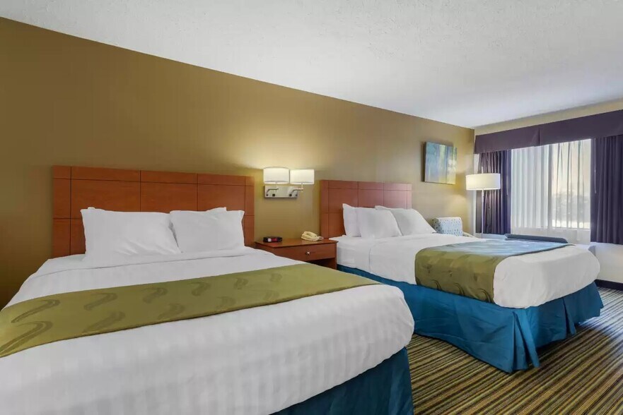 More Photos Of 820 Shoney's Dr, Ashburn Hotel For Sale