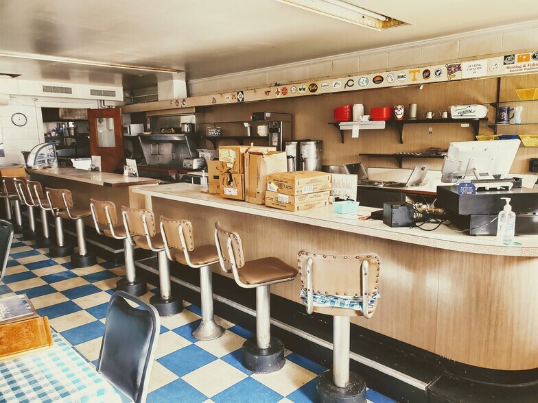 More Photos Of 113 Hopewell St, Hopewell Restaurant For Lease