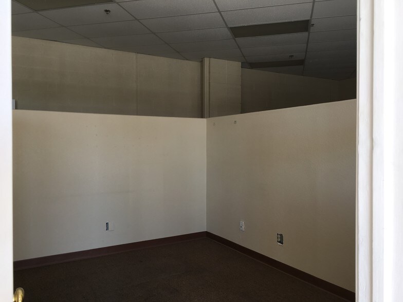 More Photos Of 450-490 S Buffalo Dr, Las Vegas Unknown For Lease