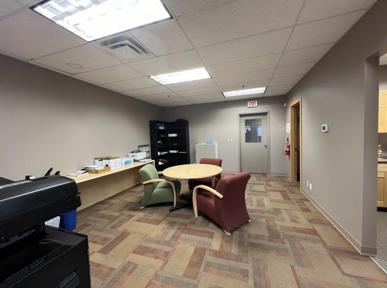 More Photos Of 10672 46th St SE, Calgary Light Distribution For Sale