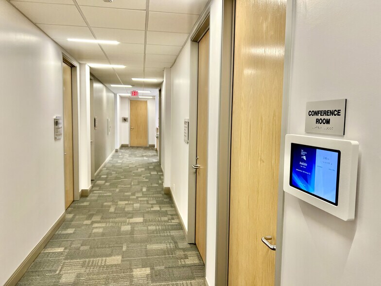 More Photos Of 2659 Townsgate Rd, Westlake Village Office For Lease