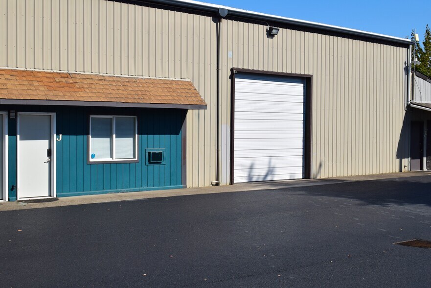 Primary Photo Of 4216 W 7th Ave, Eugene Warehouse For Lease