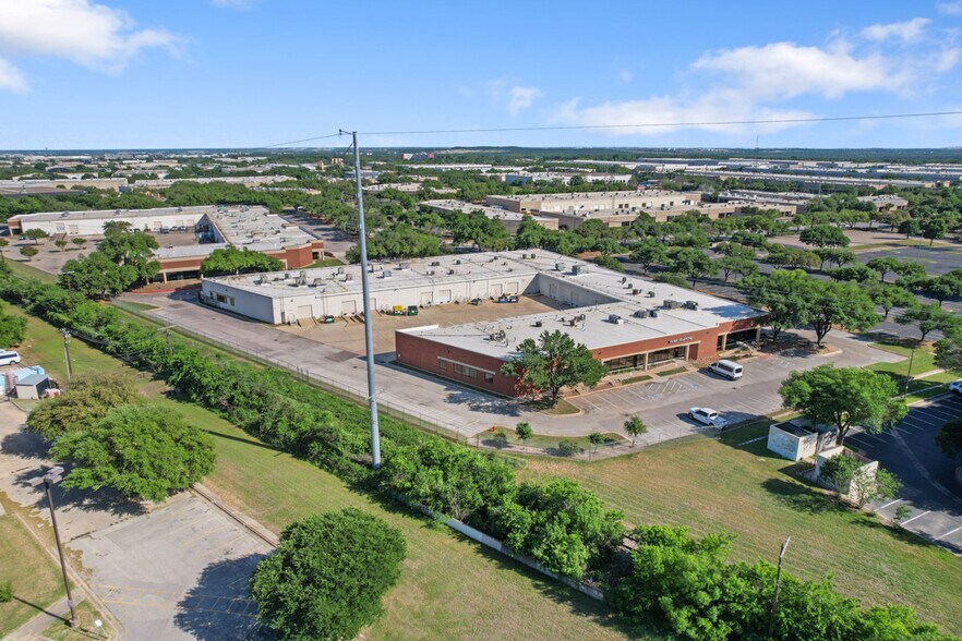 More Photos Of 4150 Freidrich Ln, Austin Unknown For Lease