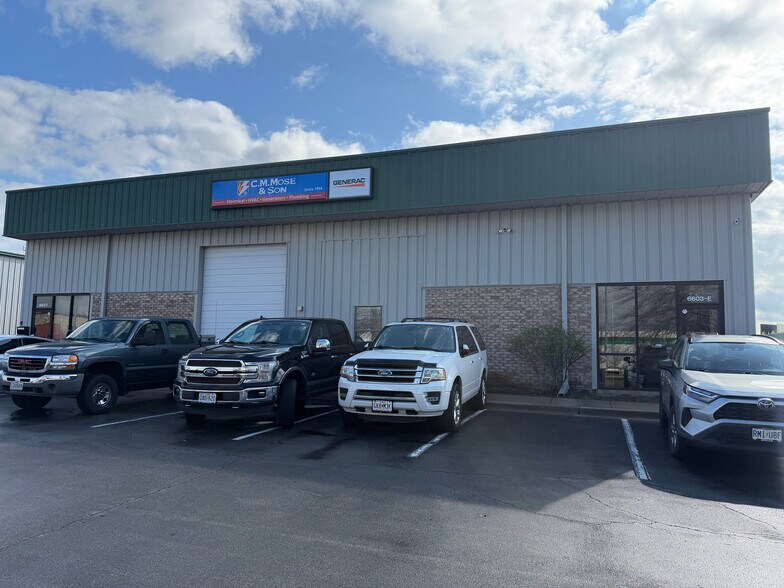 More Photos Of 6603 Royal St, Liberty Service For Lease