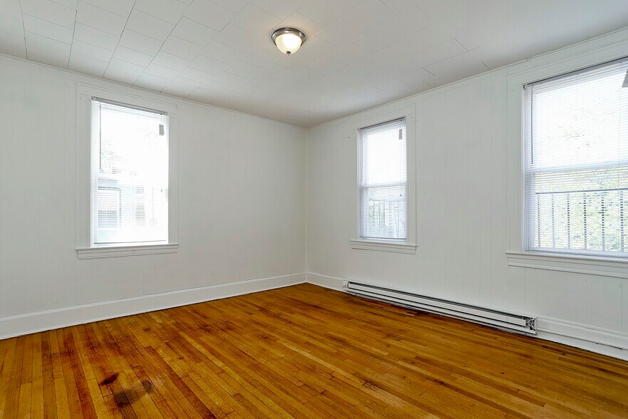 More Photos Of 2826 Windsor Ave, Baltimore Apartments For Sale