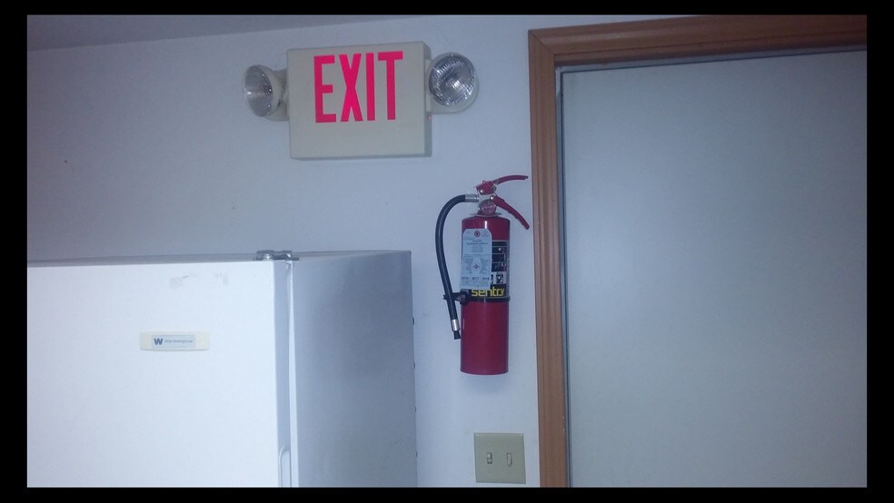 More Photos Of 1041 Shawnee Rd, Lima Freestanding For Lease