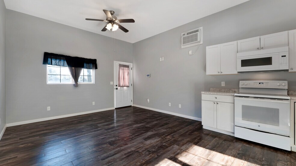 More Photos Of 283 Broken Post, Richland Specialty For Sale