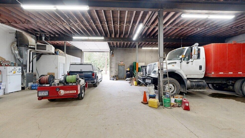 More Photos Of 401 Ashland Rd, Mansfield Freestanding For Sale