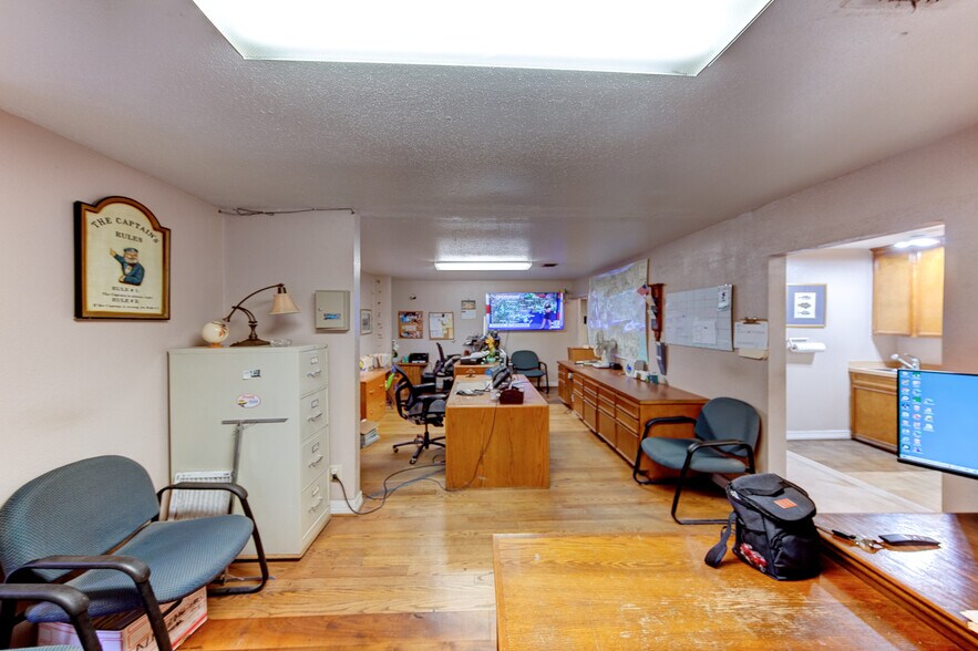 More Photos Of 10002 Grover Ln, Houston Warehouse For Sale