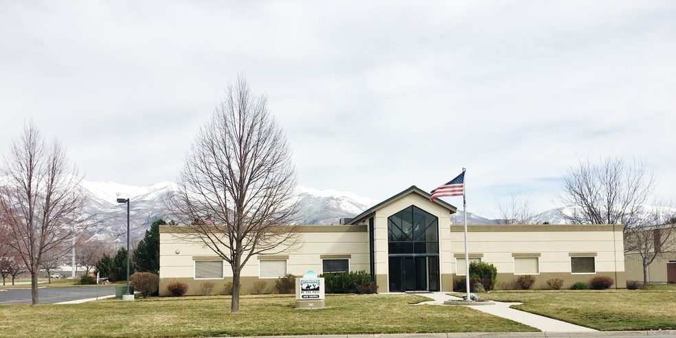 More Photos Of 280 N Kays Dr, Kaysville Freestanding For Lease