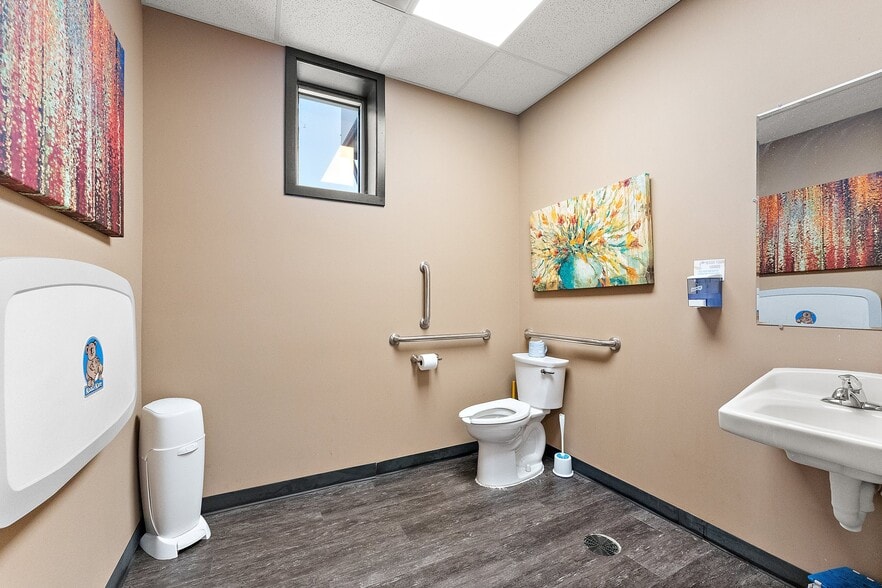 More Photos Of 7025 Indianapolis Blvd, Hammond Office For Sale