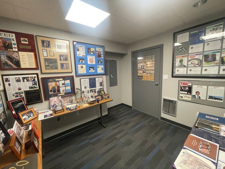 More Photos Of 3107 Beale Ave, Altoona Office For Sale