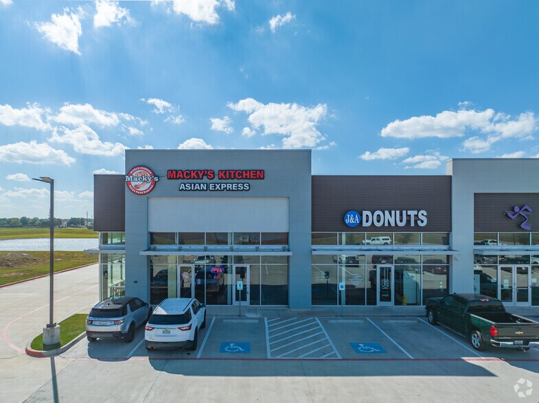 More Photos Of 1636 Minonite Rd, Rosenberg Storefront Retail Office For Sale