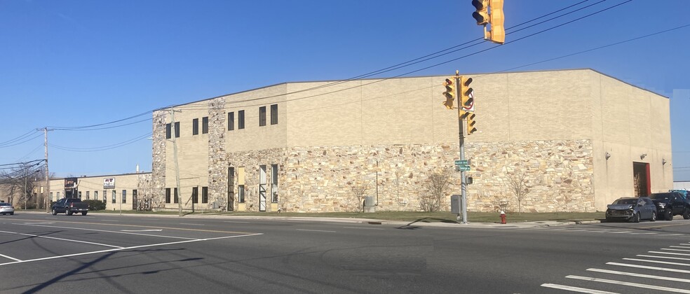 Primary Photo Of 3949 Austin Blvd, Island Park Warehouse For Sale