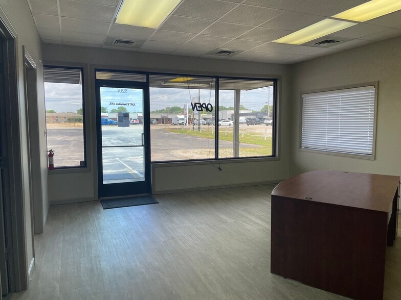 More Photos Of 3207 E Nettleton Ave, Jonesboro Office For Lease
