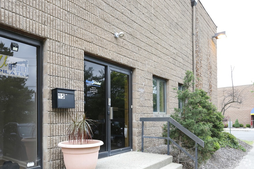 More Photos Of 60 E Hanover Ave, Morris Plains Showroom For Sale