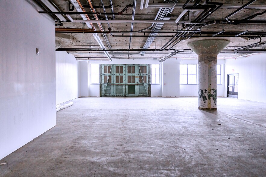 More Photos Of 6001 Cass Ave, Detroit Office For Lease