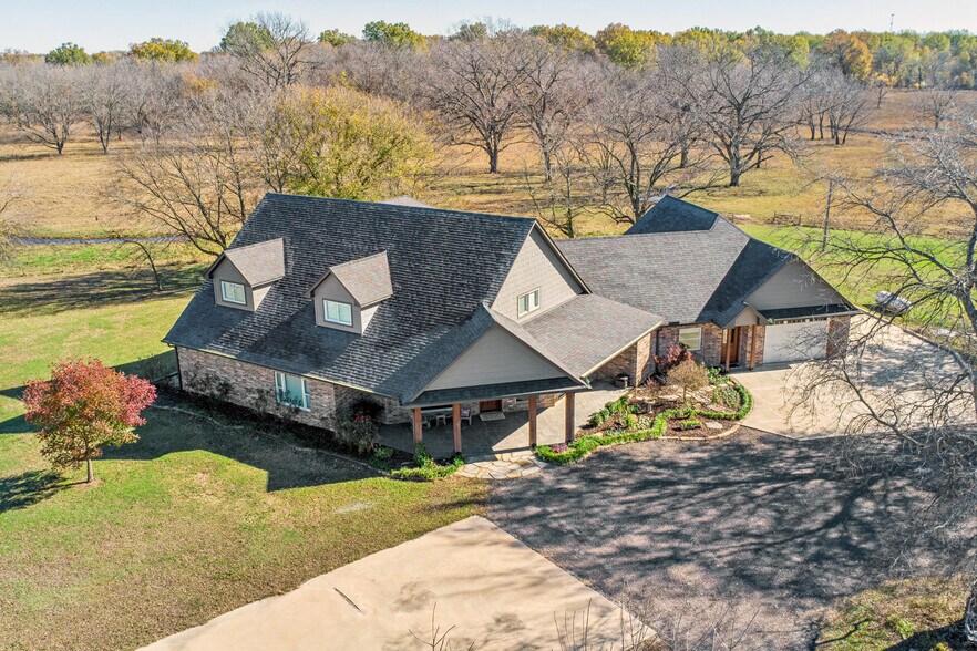 More Photos Of 4748 N 4318, Pryor Flex For Sale