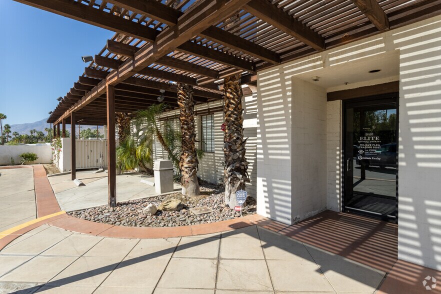 More Photos Of 1090 N Palm Canyon Dr, Palm Springs Loft Creative Space For Lease