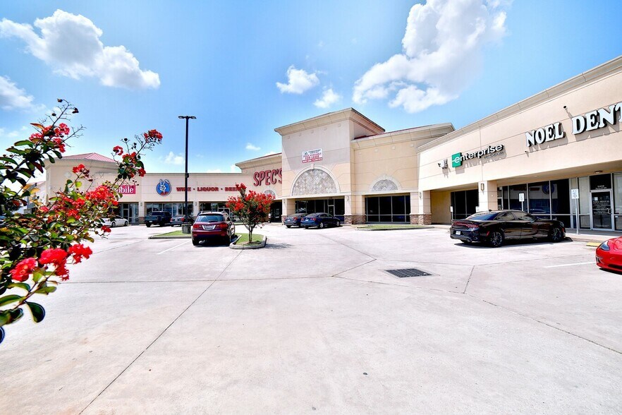 More Photos Of 11130 Gulf Fwy, Houston Storefront Retail Office For Lease