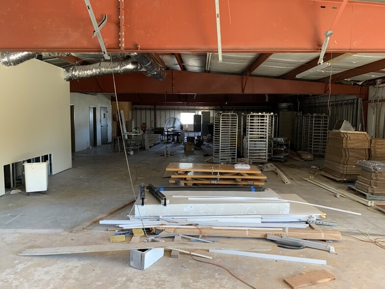 More Photos Of 1112 N Frazier St, Conroe Freestanding For Sale