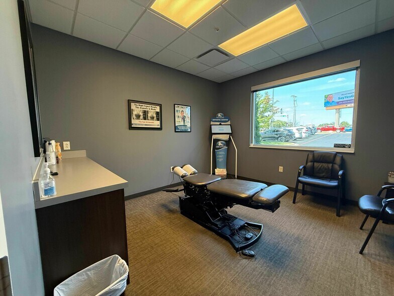 More Photos Of 3100 S National Ave, Springfield Office For Lease