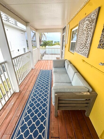 More Photos Of 300 Georgia St, Hollywood Apartments For Sale