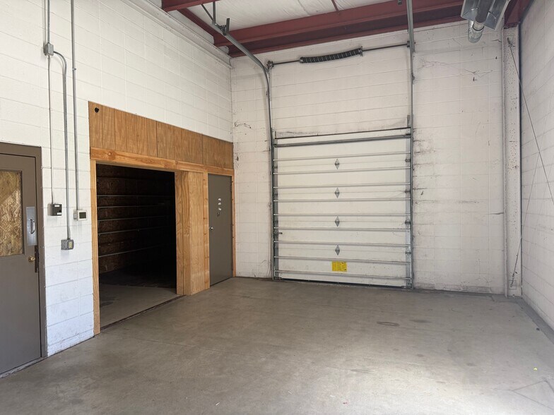 More Photos Of 803 Linway Dr, Goshen General Retail For Lease