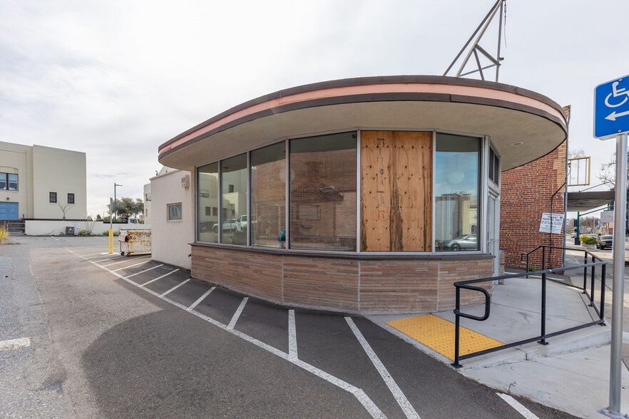 More Photos Of 951 C St, Hayward Fast Food For Sale