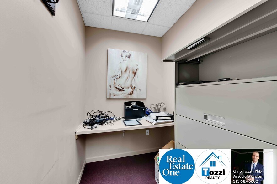 More Photos Of 27253 Van Dyke Ave, Warren Medical For Lease