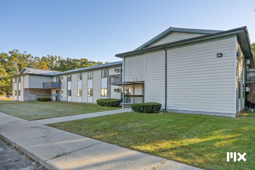 More Photos Of 70 N Lester St, White Cloud Apartments For Sale