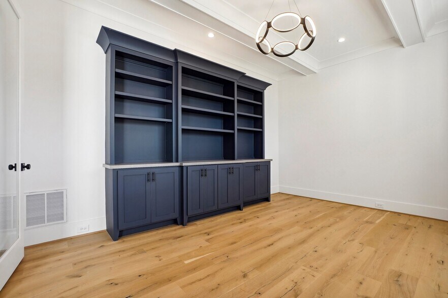 More Photos Of 396 Brookberry Farm Cir, Winston-Salem Specialty For Sale