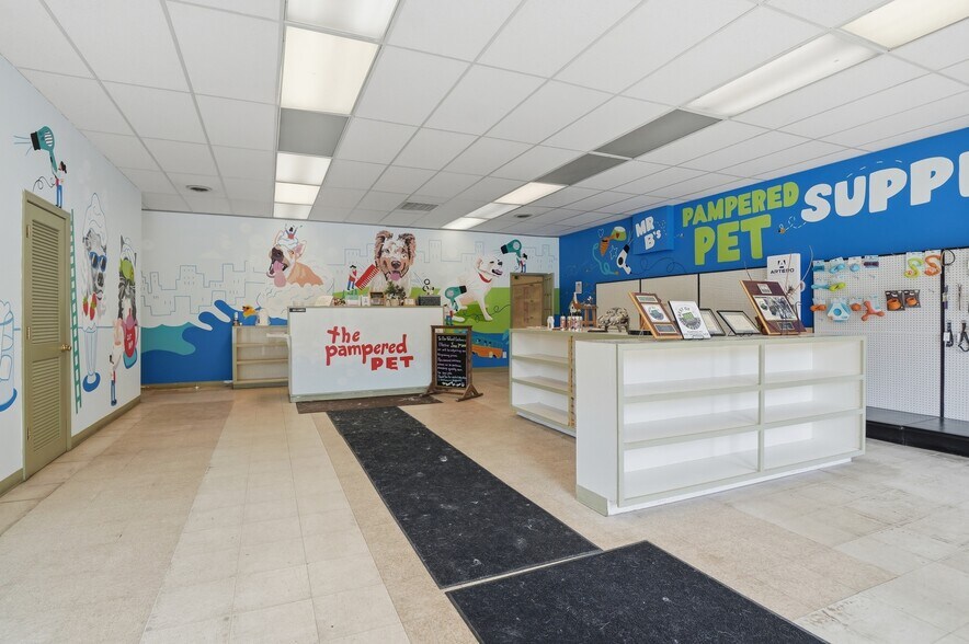 More Photos Of 711 Pleasant St, Paxton General Retail For Sale