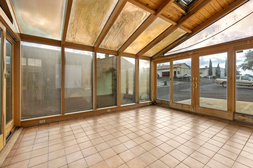 More Photos Of 19478 Village Dr, Sonora Flex For Sale